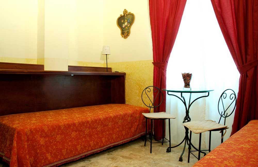 B&B Art Suite Principe Umberto Nápoly Kültér fotó