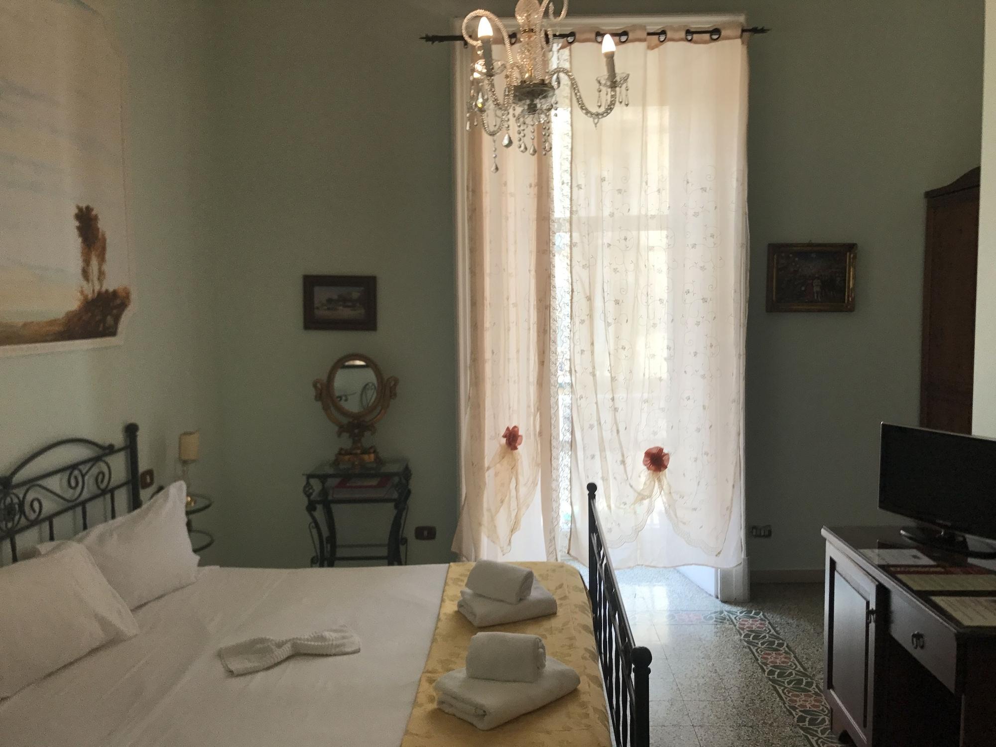 B&B Art Suite Principe Umberto Nápoly Kültér fotó