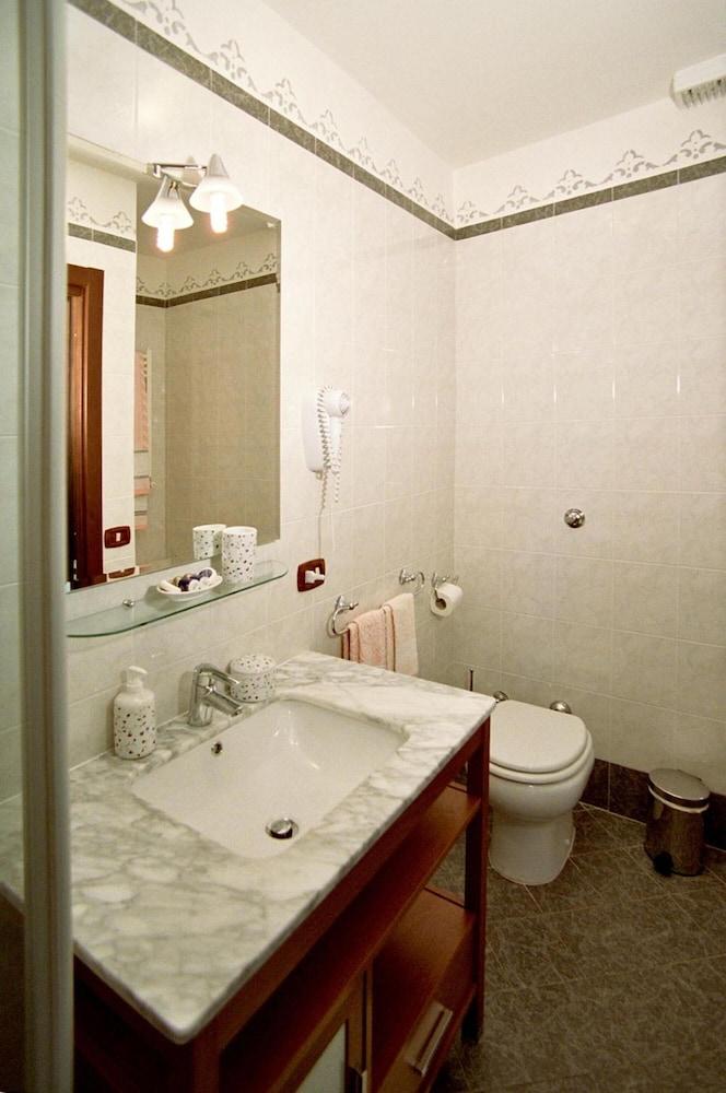 B&B Art Suite Principe Umberto Nápoly Kültér fotó