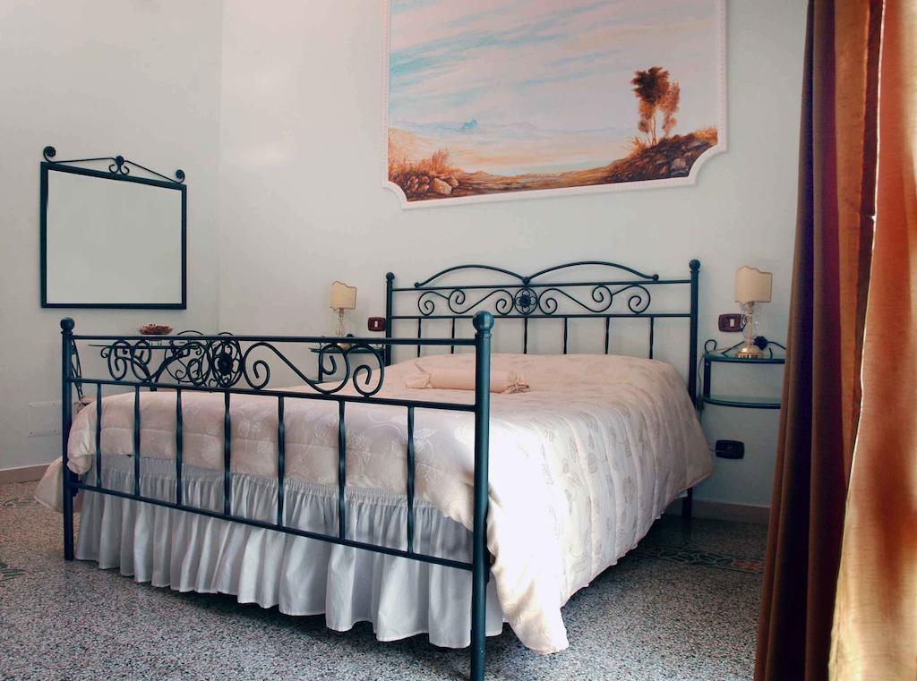 B&B Art Suite Principe Umberto Nápoly Kültér fotó