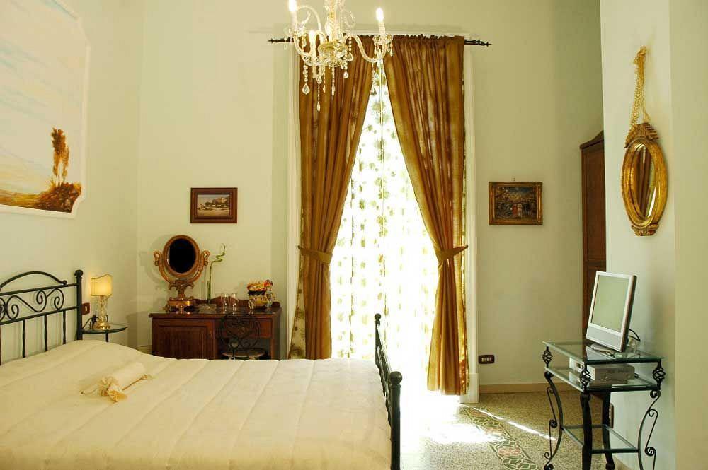 B&B Art Suite Principe Umberto Nápoly Kültér fotó