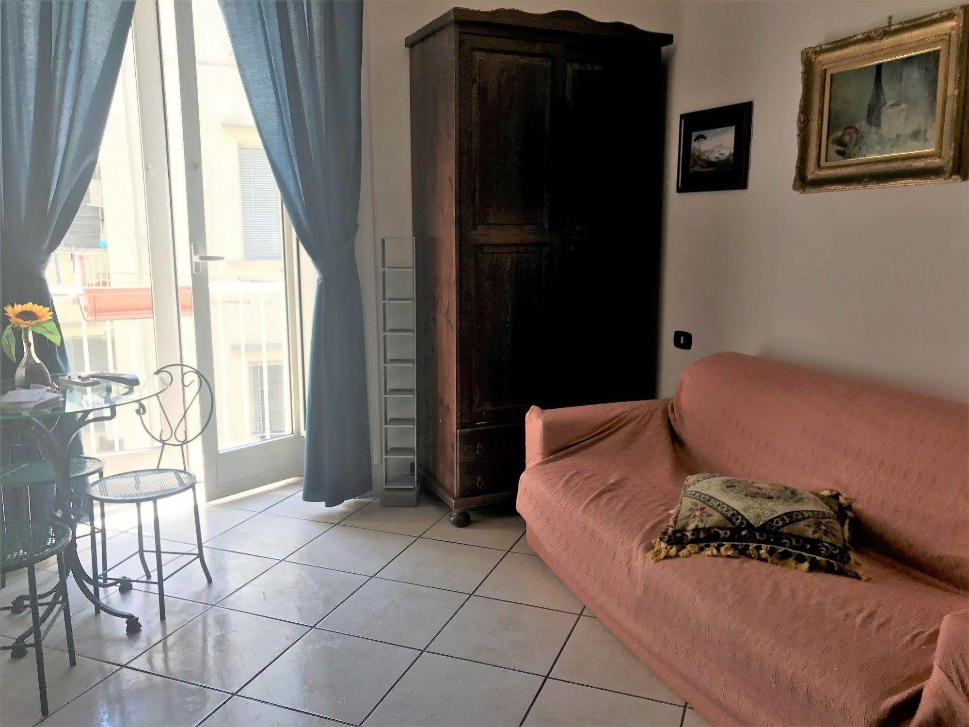 B&B Art Suite Principe Umberto Nápoly Kültér fotó