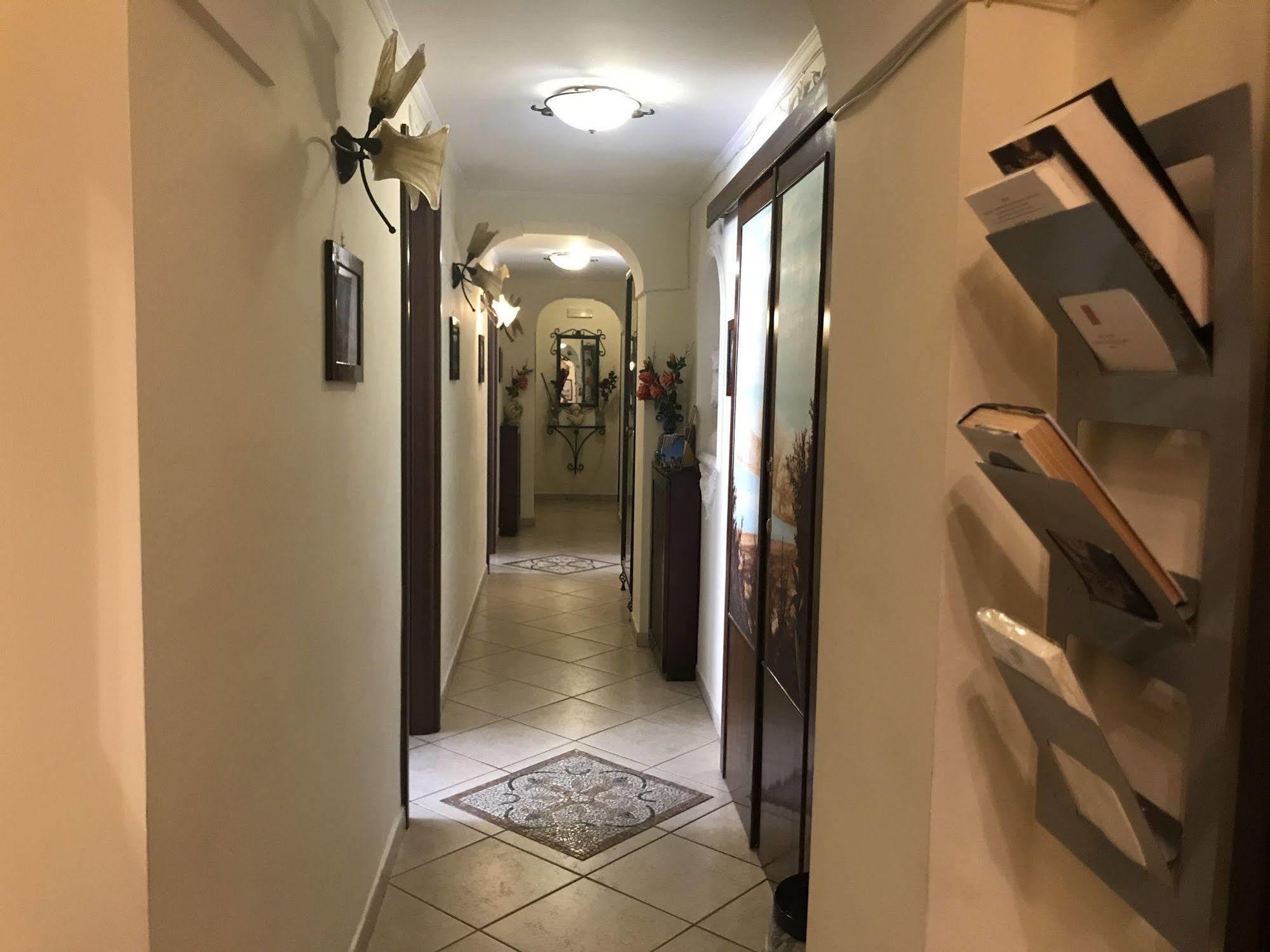B&B Art Suite Principe Umberto Nápoly Kültér fotó